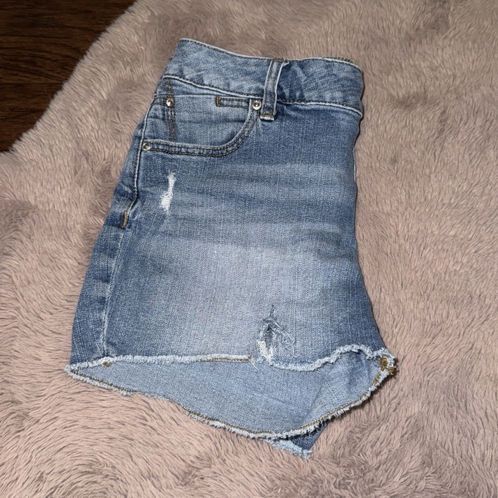 Maurices denim cutoff shorts women’s blue jean distressed casual shorts size 6 - Picture 4 of 7